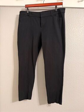 Old Navy Black Ankle Pixie Pants